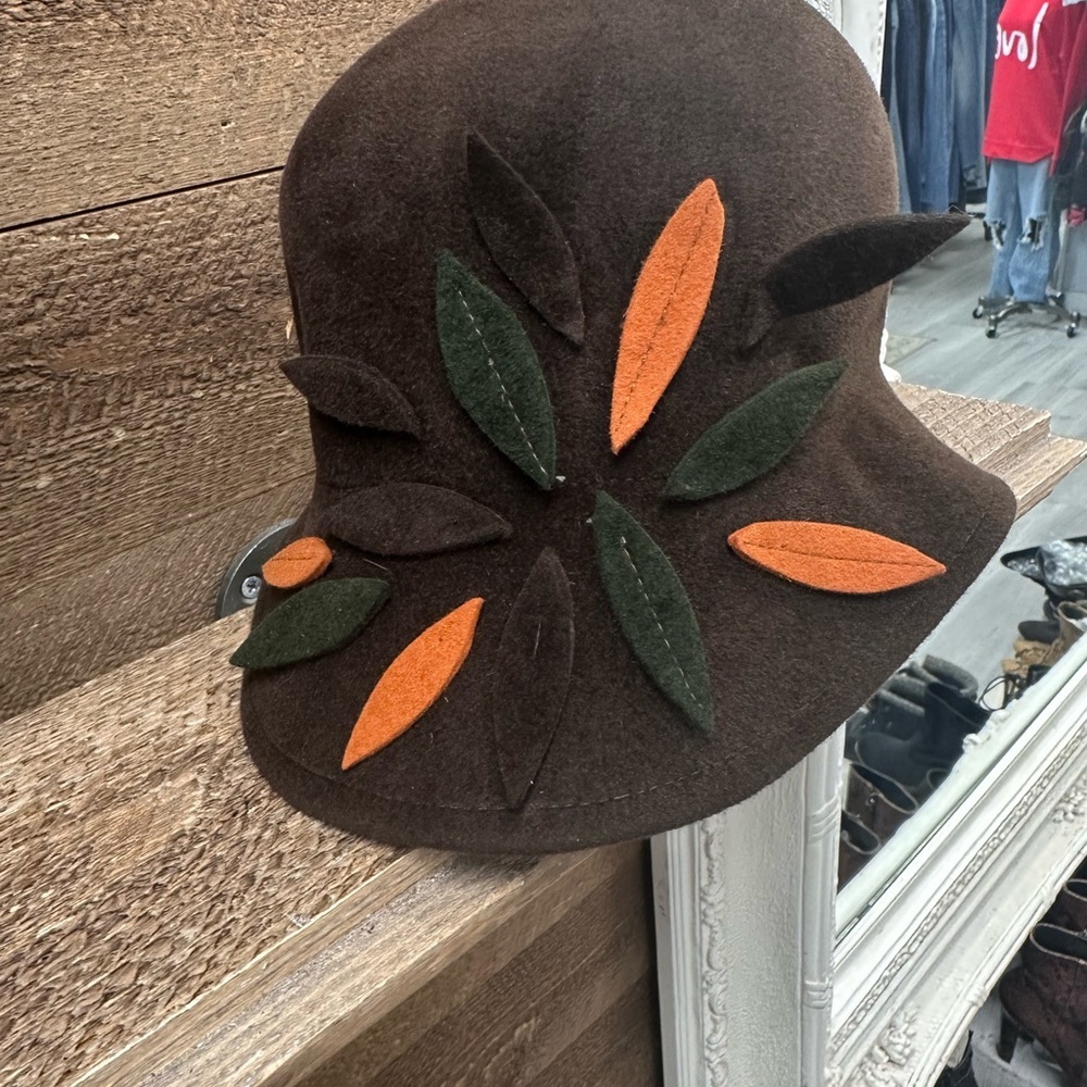 🍁 Vintage Jennifer Hoertz of New York Felt Cloche Hat | Leaf Appliqué | Brown - Picture 3 of 5